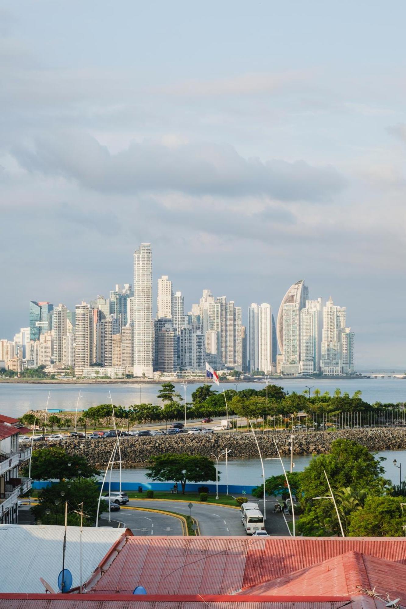 Edificio Bola De Oro Hotel Panama City Exterior photo